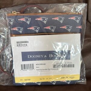 NWT Dooney and Bourke Crossbody Bag (Patriots)